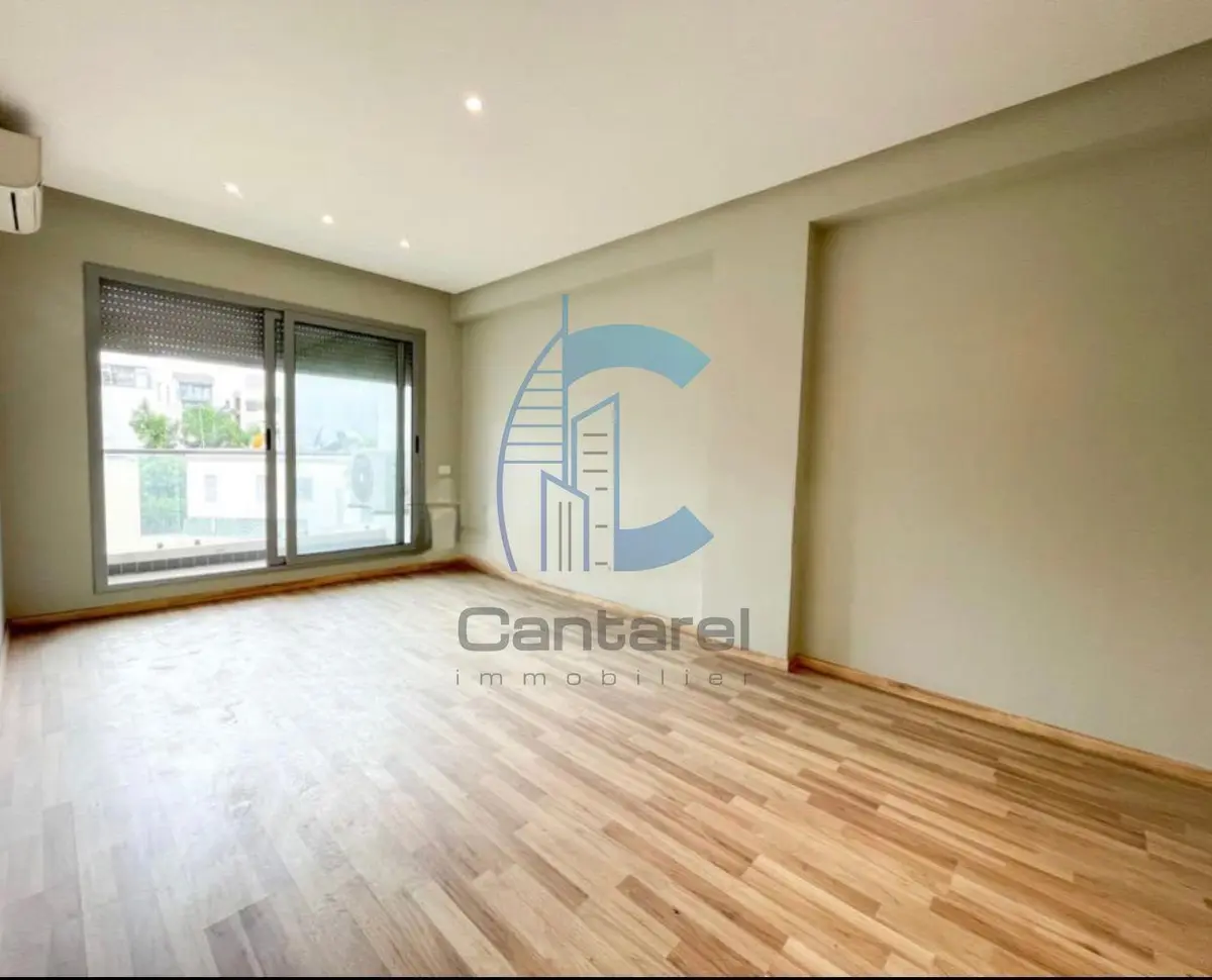 للإيجار | شقة مرتفعة بمساحة 159 متر مربع – مزرعة بريتون – 3 غرف نوم – بلكونة - detail.photo 1