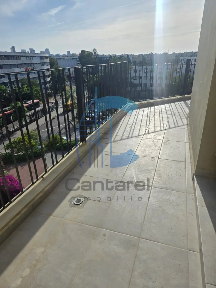 عيادة طبية جيدة الترتيب للإيجار في فال فلوري - detail.photo 1