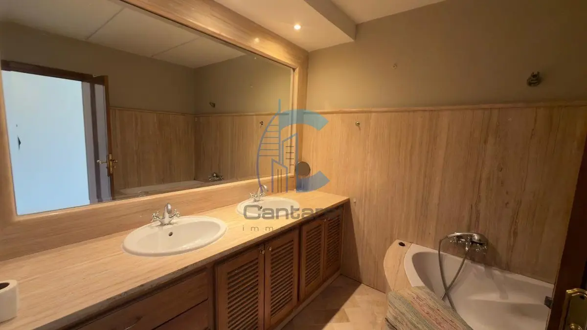 MAGNIFICENT PALM TREE APARTMENT RENTAL - detail.photo 3