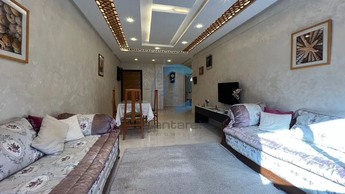 RENOVATED FURNISHED 2-BEDROOM APARTMENT WITH BALCONY AND POOL VIEW FOR RENT - SEMLALIA MARRAKECH - detail.photo 9