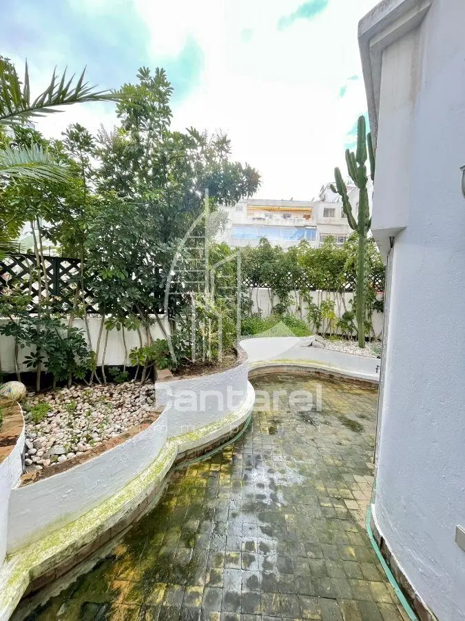 Apartment for sale in the heart of the Golden Triangle in Casablanca - Photo 1