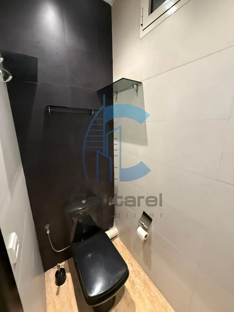 Three-bedroom apartment for rent in Casablanca in the Racine district - Photo 1