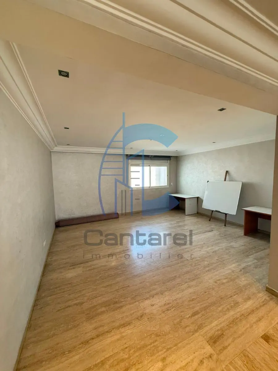 Three-bedroom apartment for rent in Casablanca in the Racine district - Photo 12