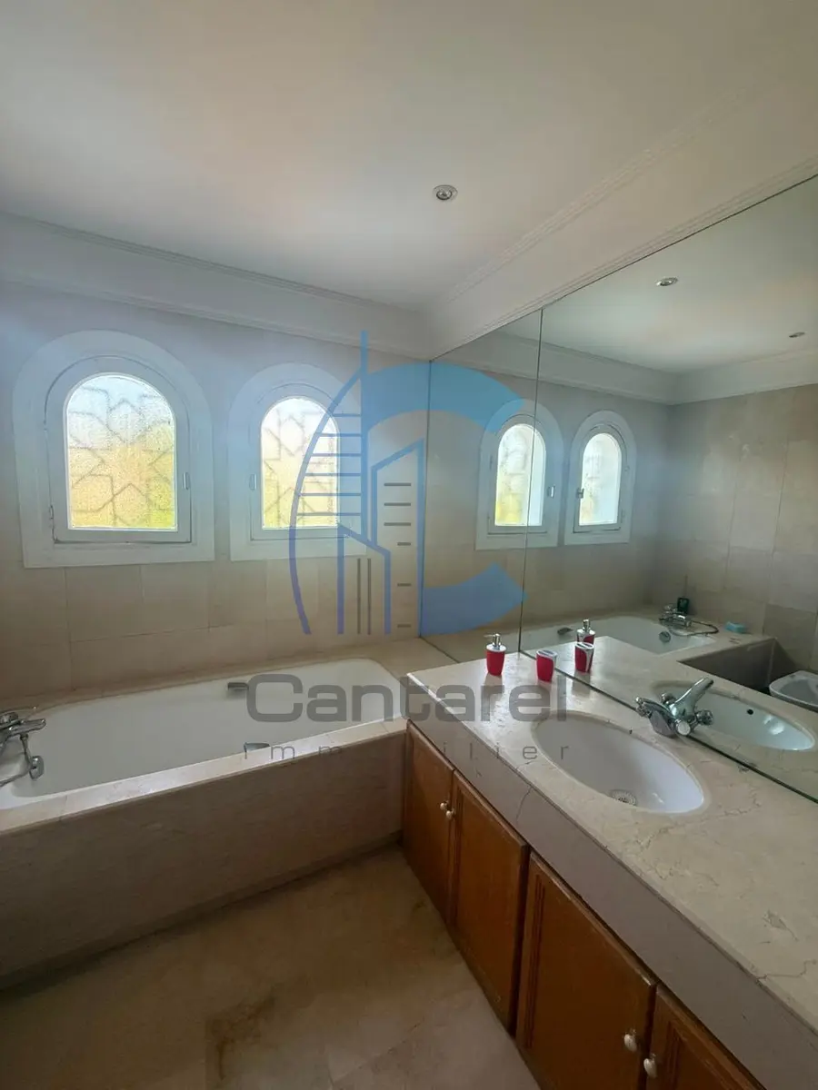 Appartement à la location dans le quartier Ghandi à Casablanca avec jardin - Photo 5
