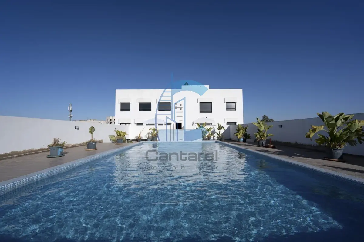 Appartement studio meublé 46 m² avec parking proche gare Oasis - Photo 10