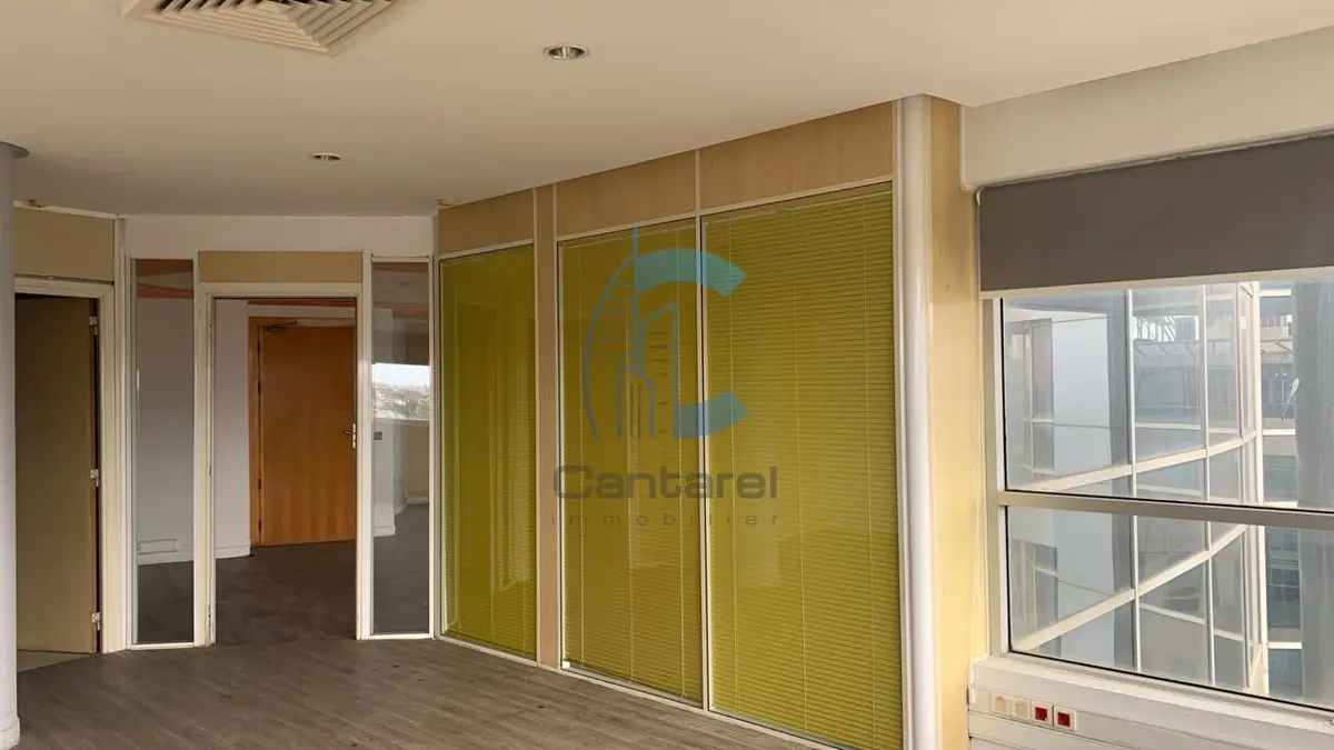 Bureau de 300 m² à Sidi Maârouf, lumineux, parking et sécurité inclus - صورة 4