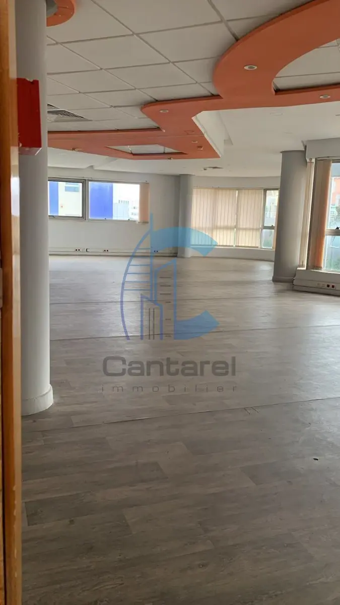 Bureau de 300 m² à Sidi Maârouf, lumineux, parking et sécurité inclus - صورة 6