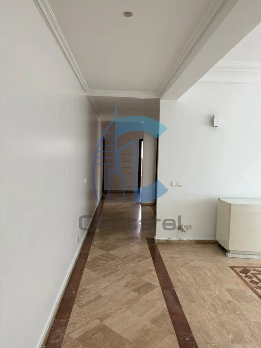 Appartement spacieux 200 m² à Racine Casablanca avec terrasses et parking - صورة 8