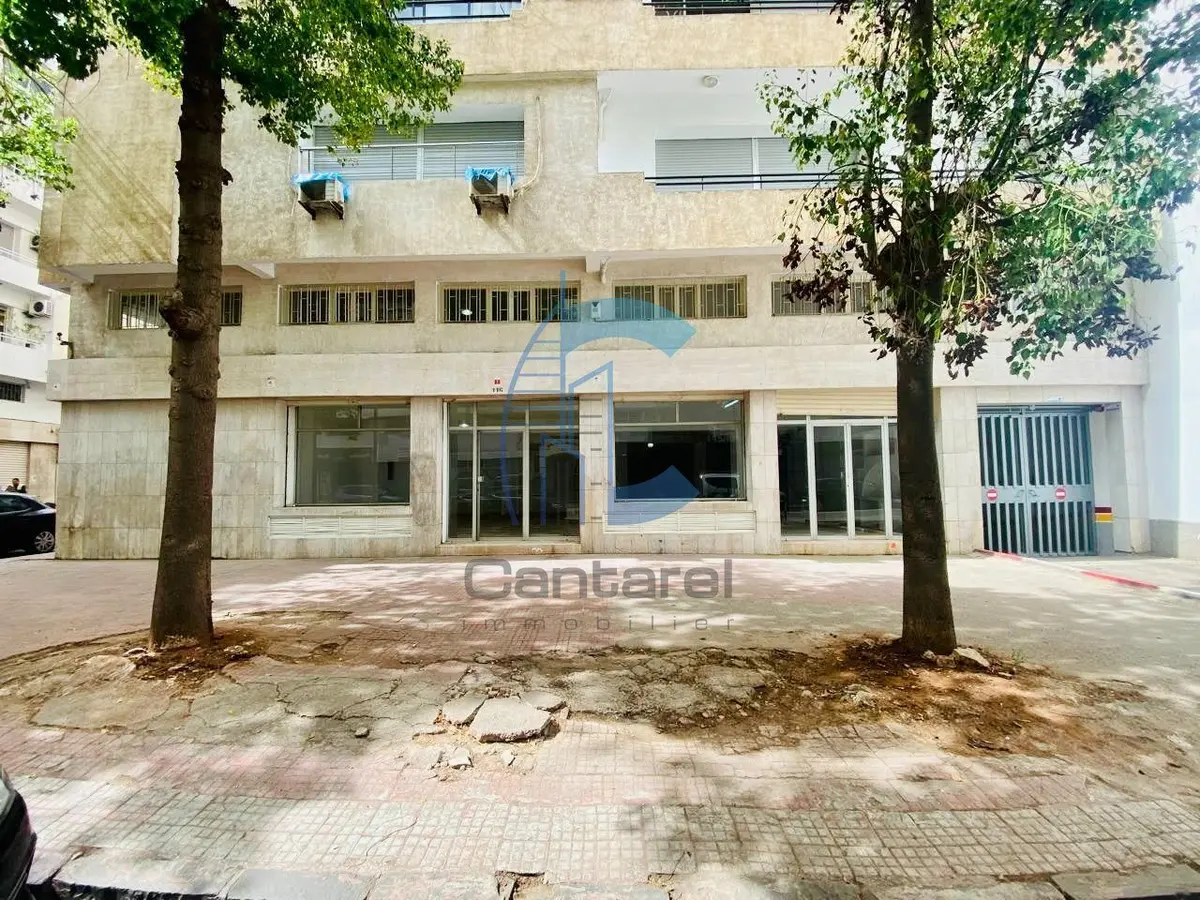 Local commercial d'angle à vendre à CIL Casablanca 213 m² visibles - Photo 1