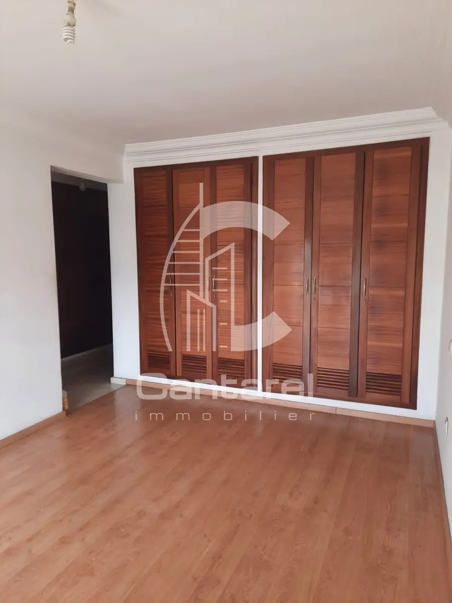Appartement spacieux 140 m2 à La Gironde 3 chambres 2 salles de bain garage - صورة 16