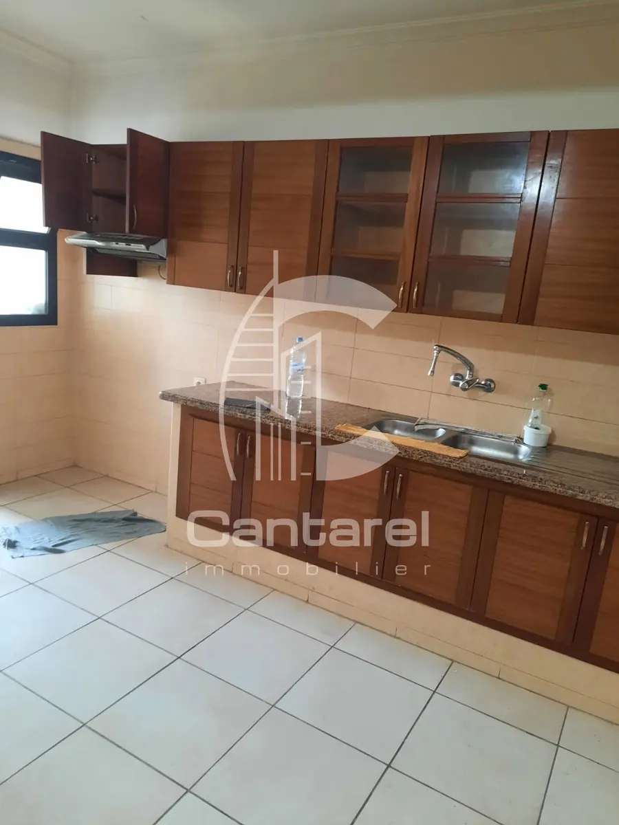 Appartement spacieux 140 m2 à La Gironde 3 chambres 2 salles de bain garage - صورة 17