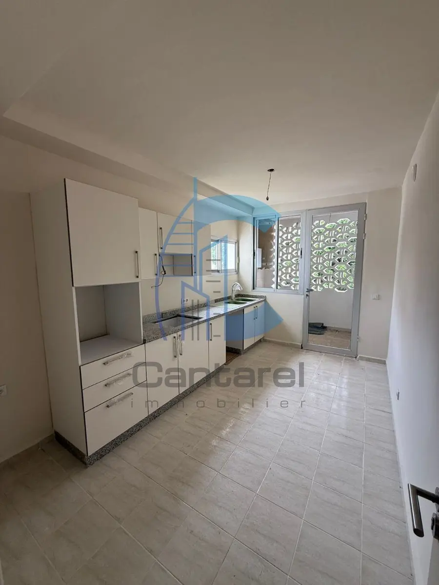 Appartement 137 m² à louer à Anfa, Casablanca, 2 chambres, 2 salles - صورة 3