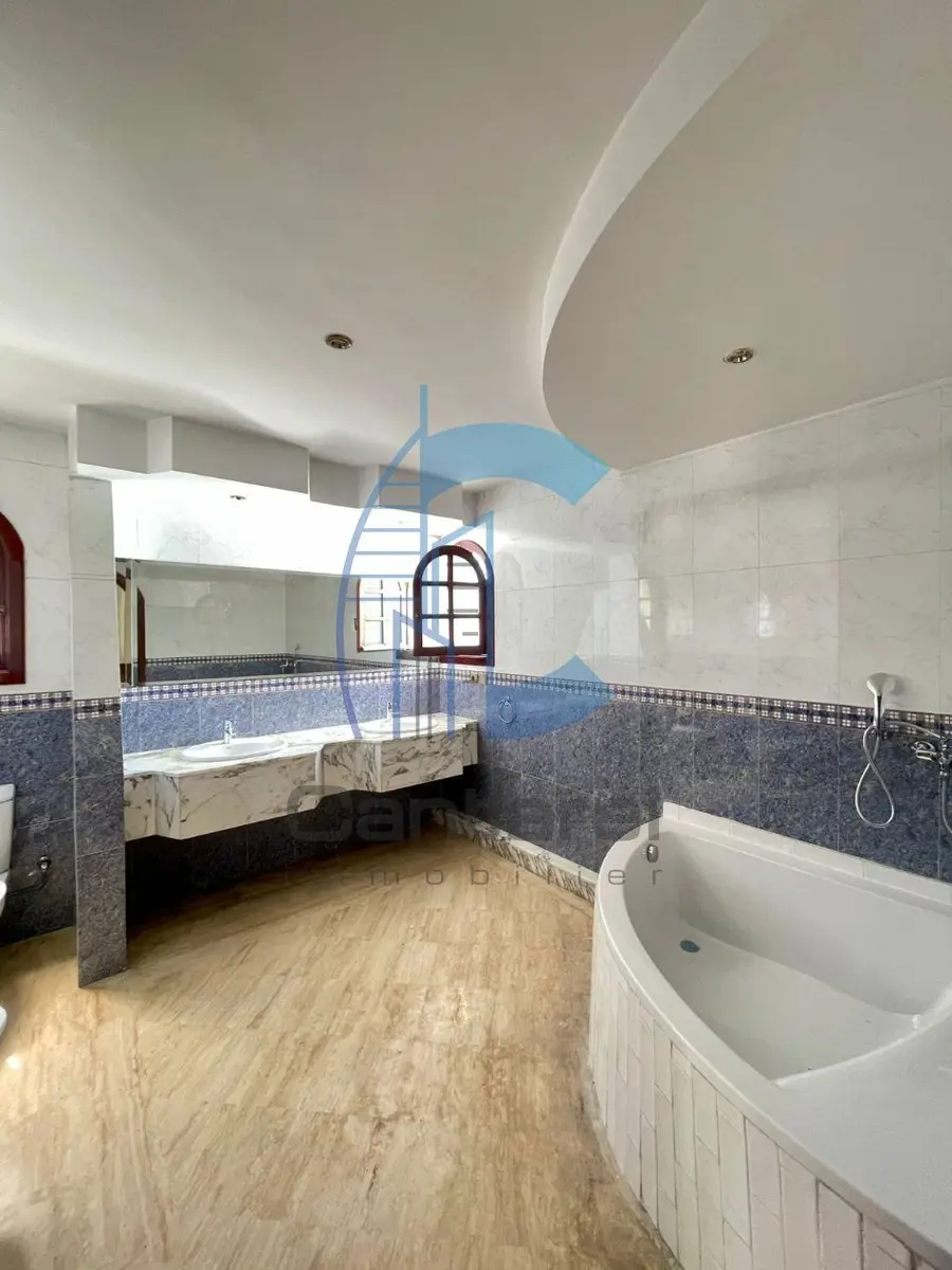 Villa à louer Casablanca Oasis 4 chambres, piscine, jardin et balcon - صورة 4
