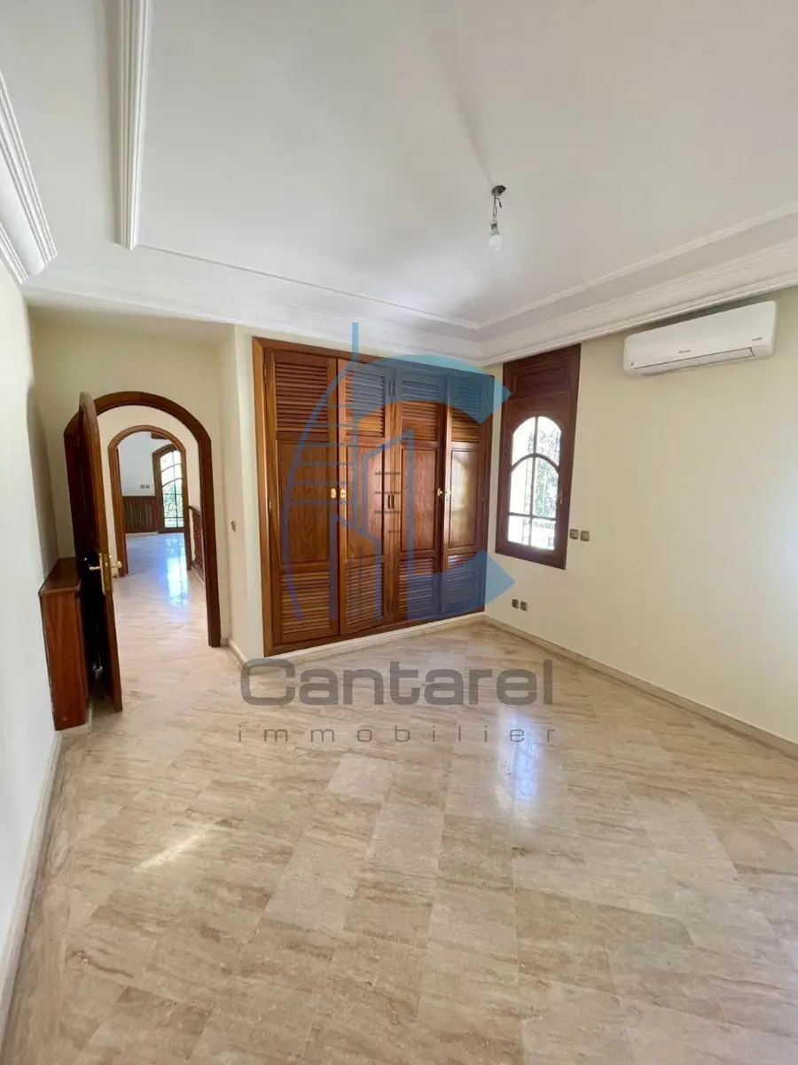 Villa à louer Casablanca Oasis 4 chambres, piscine, jardin et balcon - صورة 19