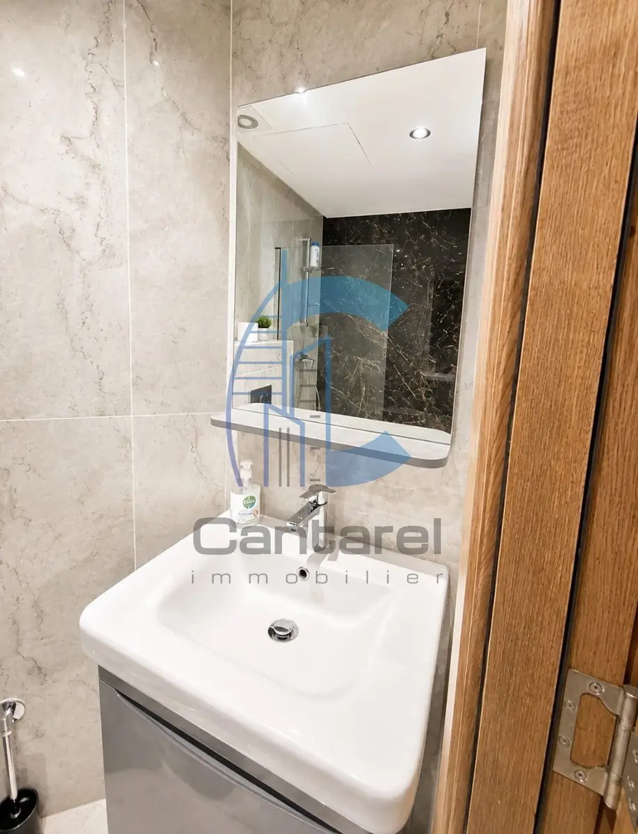 Appartement meublé 55 m² à Maârif Extension, terrasse et parking inclus - Photo 2