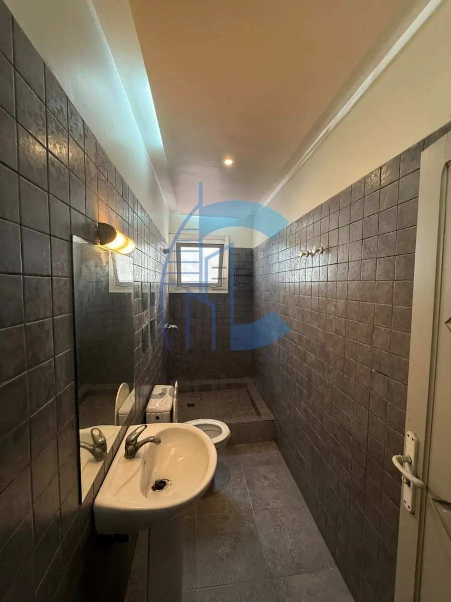 Appartement spacieux 250 m² avec cour de 60 m² à Mers Sultan - صورة 9