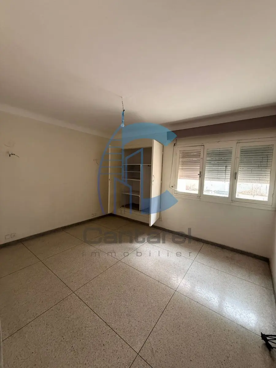 Appartement spacieux 250 m² avec cour de 60 m² à Mers Sultan - صورة 3