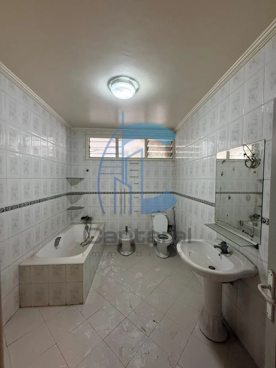 Appartement spacieux 250 m² avec cour de 60 m² à Mers Sultan - صورة 4