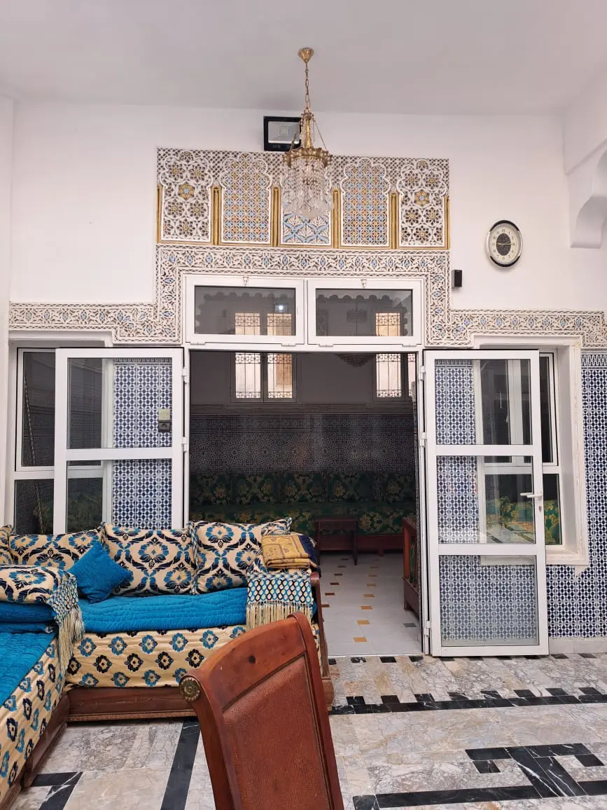 Rez-de-chaussée 1 chambre à louer à Derb Lhoura — 550 000 DH/mois - صورة 2