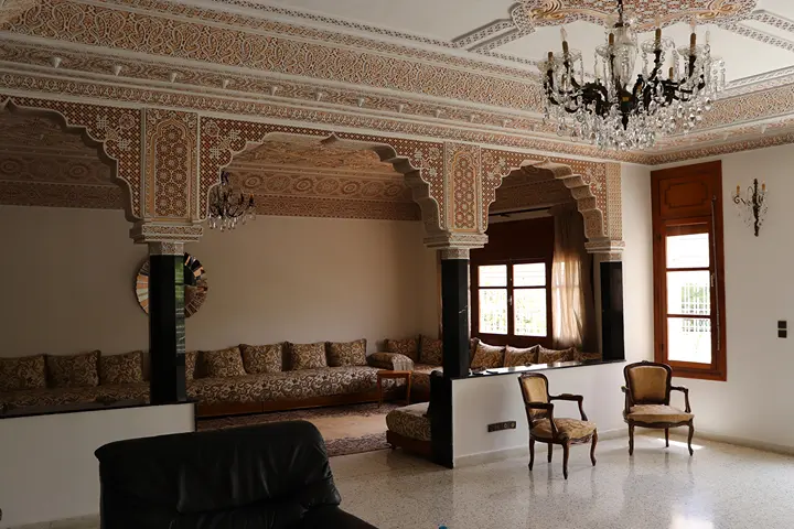 Villa 6 chambres à vendre à Route Aïn Chkef — 3 000 000 DH - Photo 1