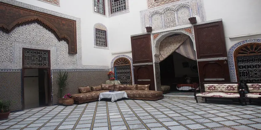 Maison 6 chambres à vendre à Aïn Azliten — 2 800 000 DH - صورة 1