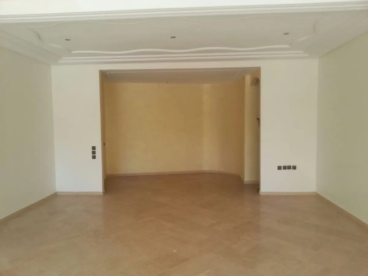 Duplex 3 chambres à vendre à Route Aïn Chkef — 1 350 000 DH - صورة 2