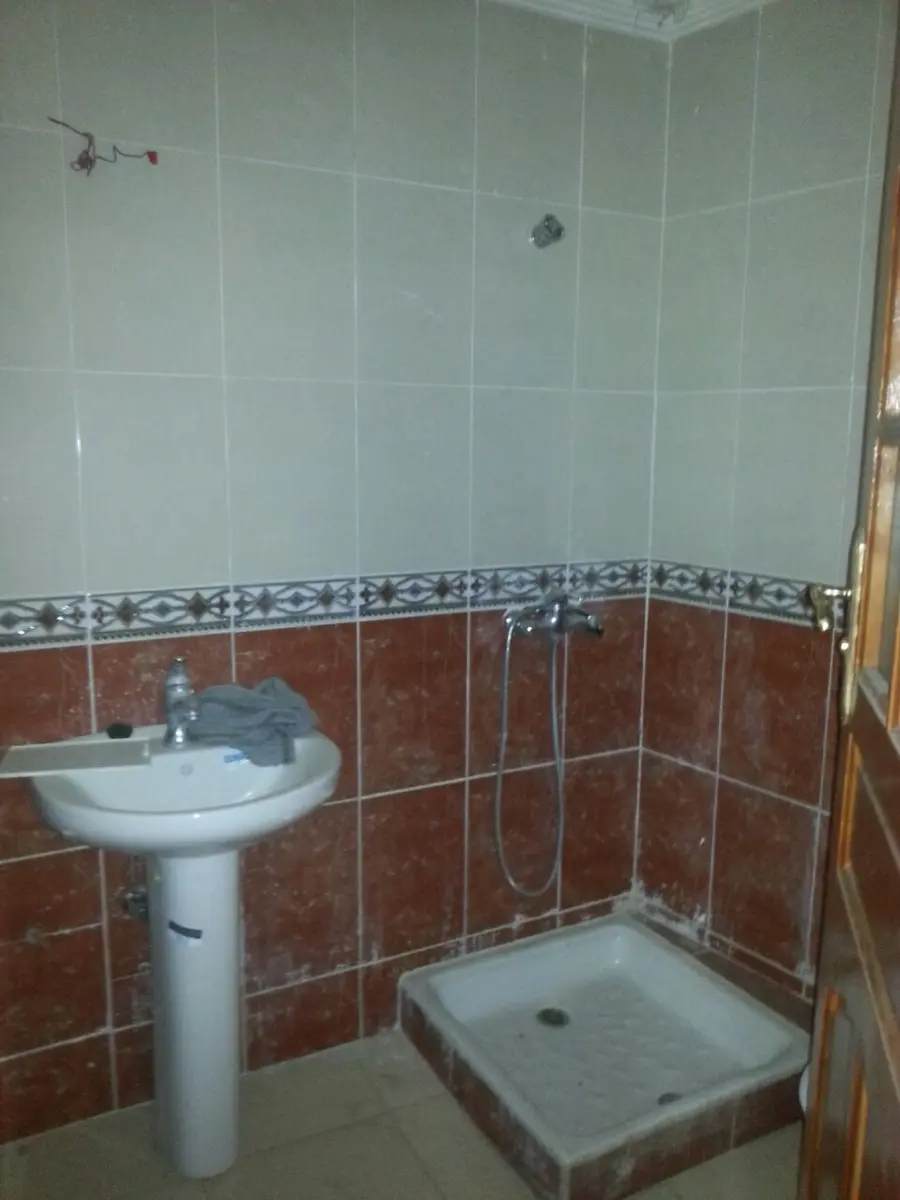 Duplex 3 chambres à vendre à Route Aïn Chkef — 1 350 000 DH - صورة 3