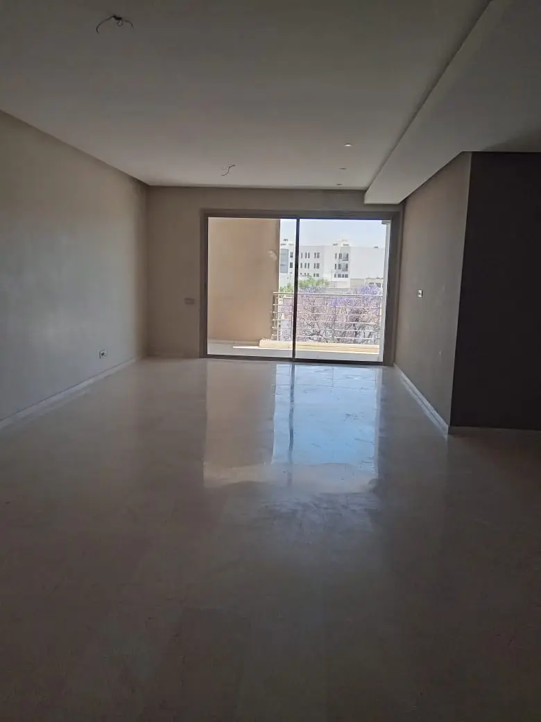 Appartement 4 chambres à vendre à Champs de Courses — 1 800 000 DH - صورة 1