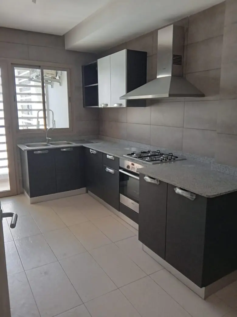 Appartement 4 chambres à vendre à Champs de Courses — 1 800 000 DH - صورة 7
