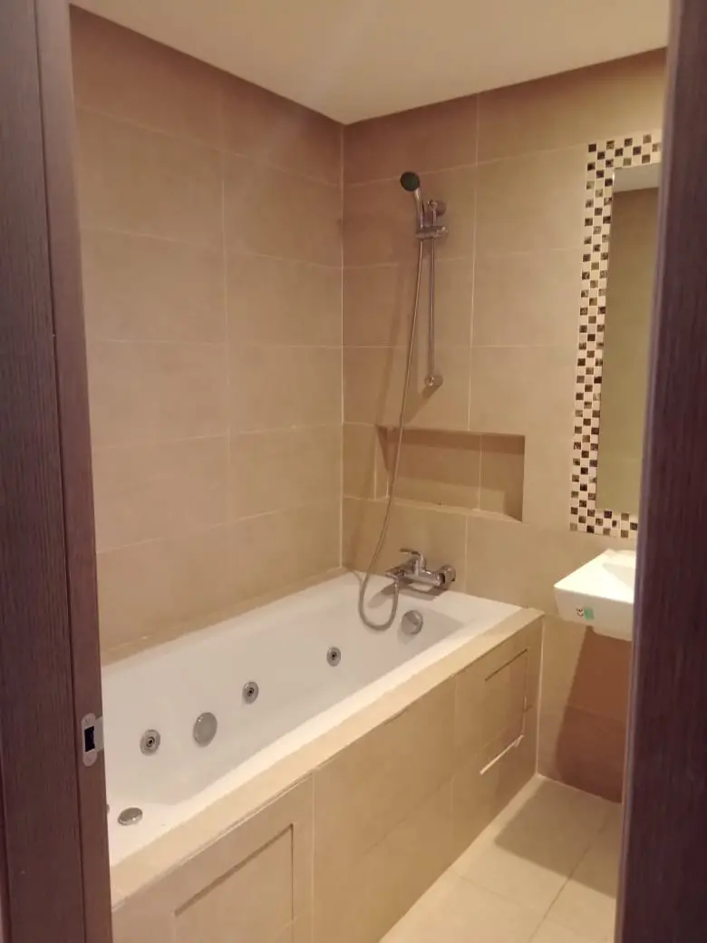 Appartement 4 chambres à vendre à Champs de Courses — 1 800 000 DH - صورة 4