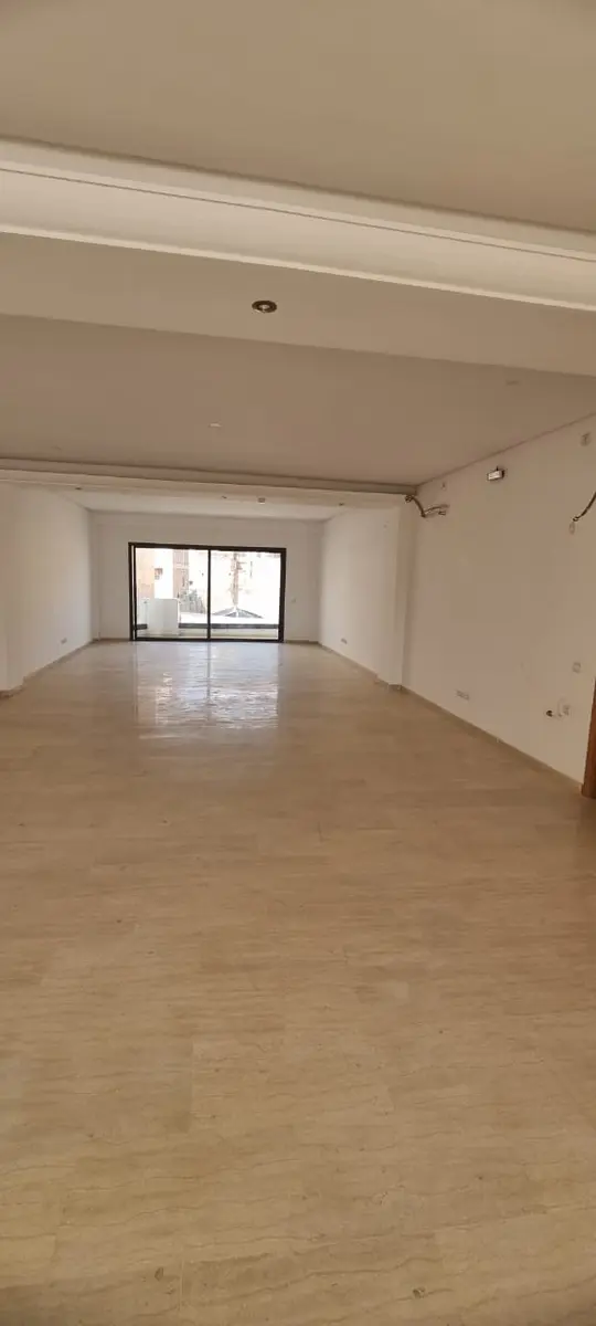 Bureau à louer à Centre-Ville — 7 000 DH/mois - Photo 1