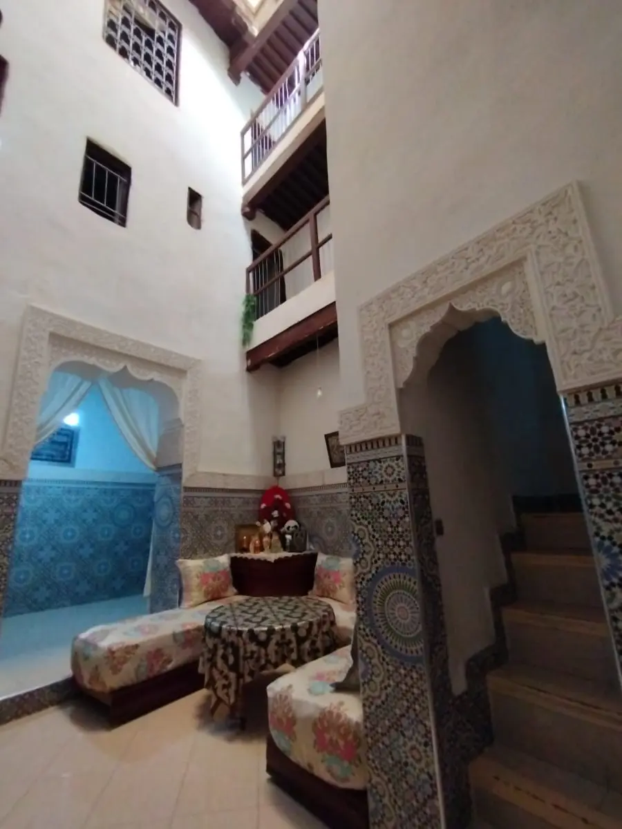 Maison 5 chambres à vendre à Aïn Azliten — 800 000 DH - Photo 1