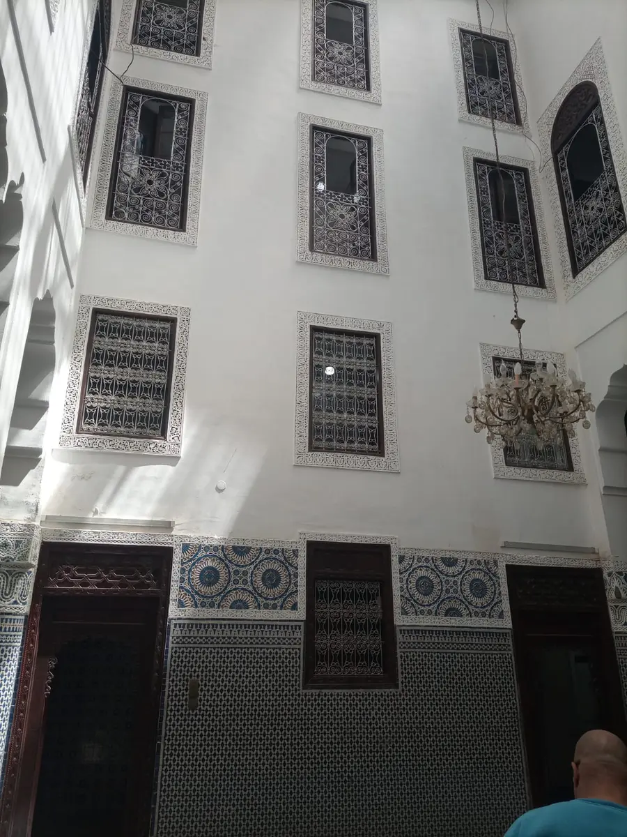 Maison 6 chambres à vendre à Bab Khoukha — 1 100 000 DH - Photo 2
