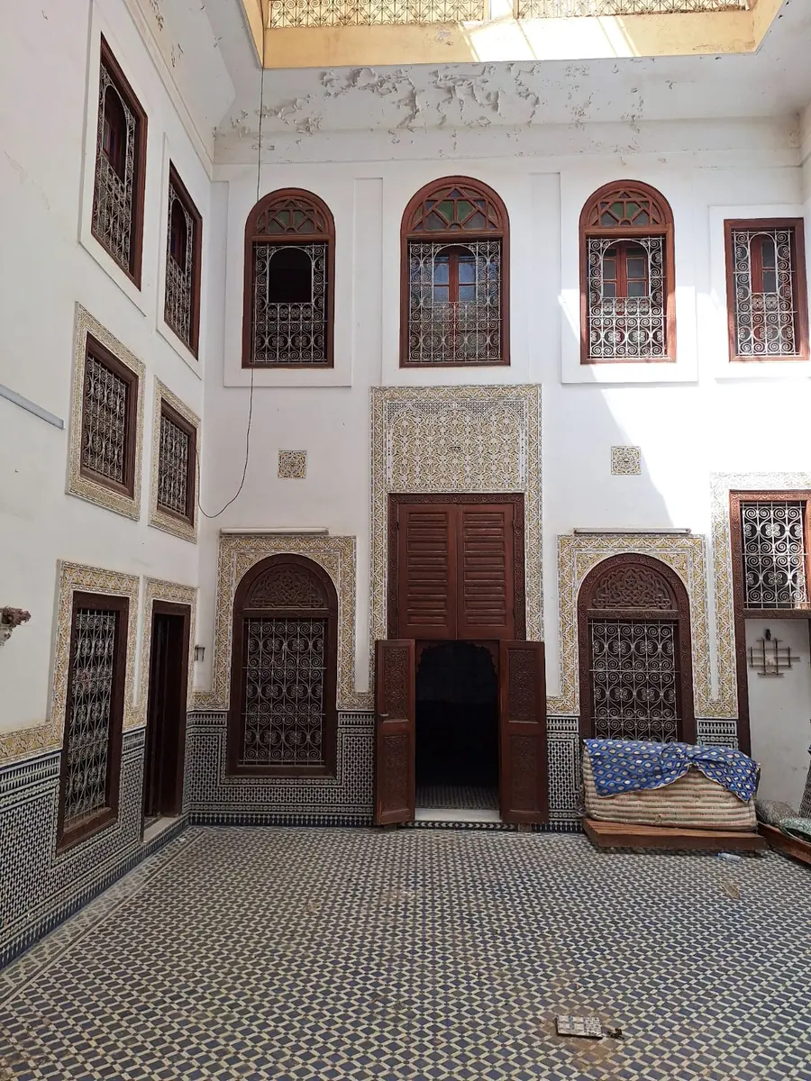 Maison 7 chambres à vendre à Batha — 2 600 000 DH - Photo 1