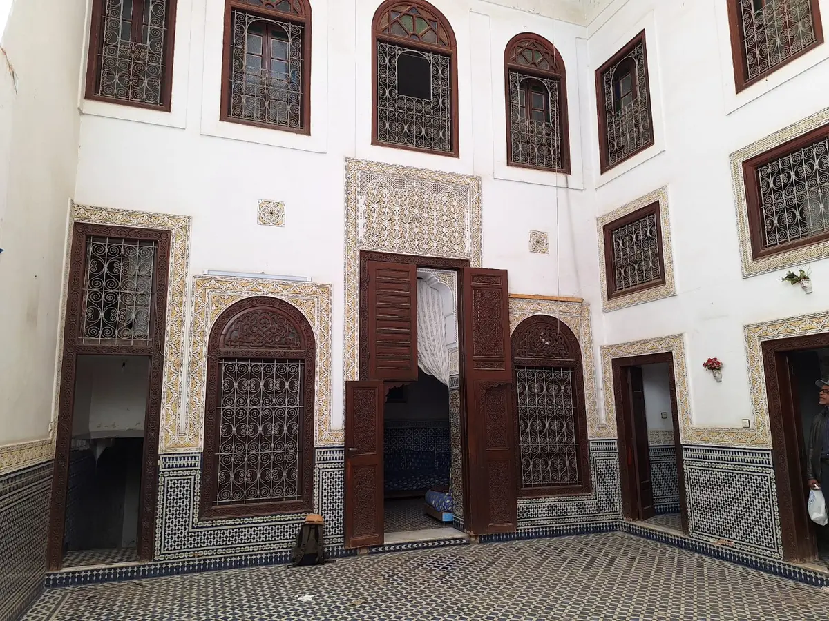 Maison 7 chambres à vendre à Batha — 2 600 000 DH - Photo 9