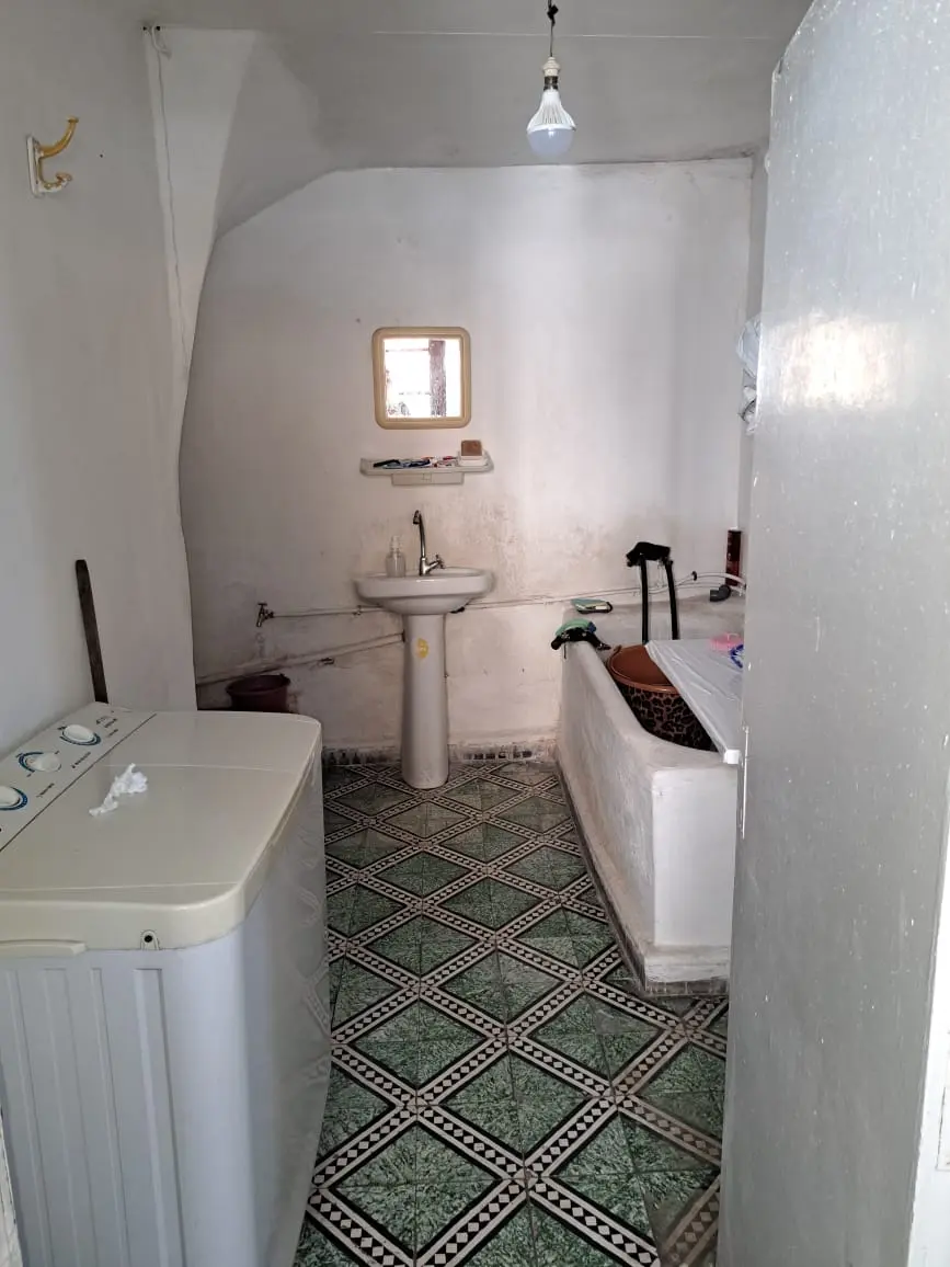 Maison 6 chambres à vendre à Aïn Azliten — 3 500 000 DH - Photo 3