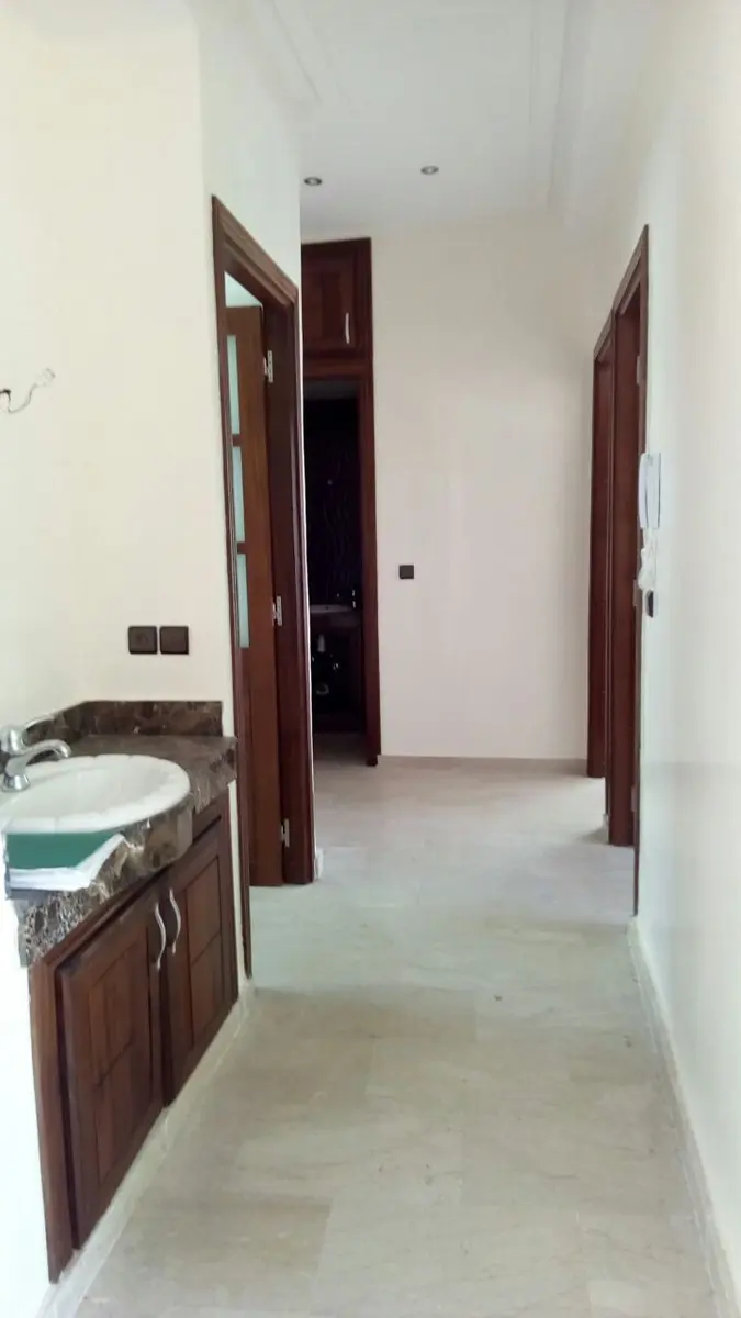 Appartement 3 chambres à vendre à Champs de Courses — 900 000 DH - صورة 2