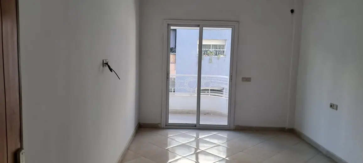 Appartement 3 chambres à vendre à Route de Sefrou — 990 000 DH - صورة 4