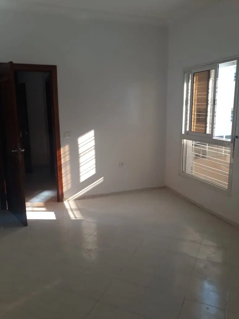 Appartement 3 chambres à vendre à Champs de Courses — 900 000 DH - صورة 3