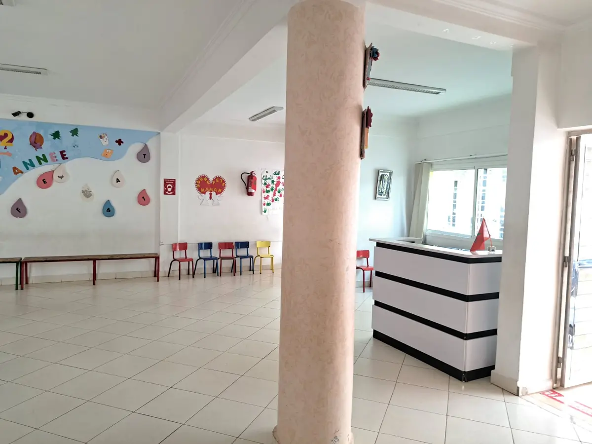 Local commercial 11 chambres à vendre à Route Aïn Chkef — 3 600 000 DH - Photo 12