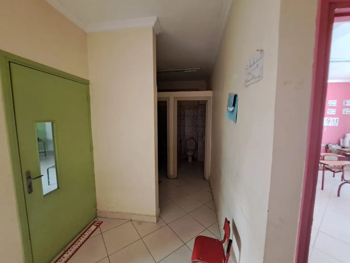 Local commercial 11 chambres à vendre à Route Aïn Chkef — 3 600 000 DH - Photo 15