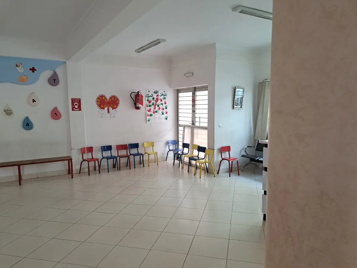 Local commercial 11 chambres à vendre à Route Aïn Chkef — 3 600 000 DH - Photo 11
