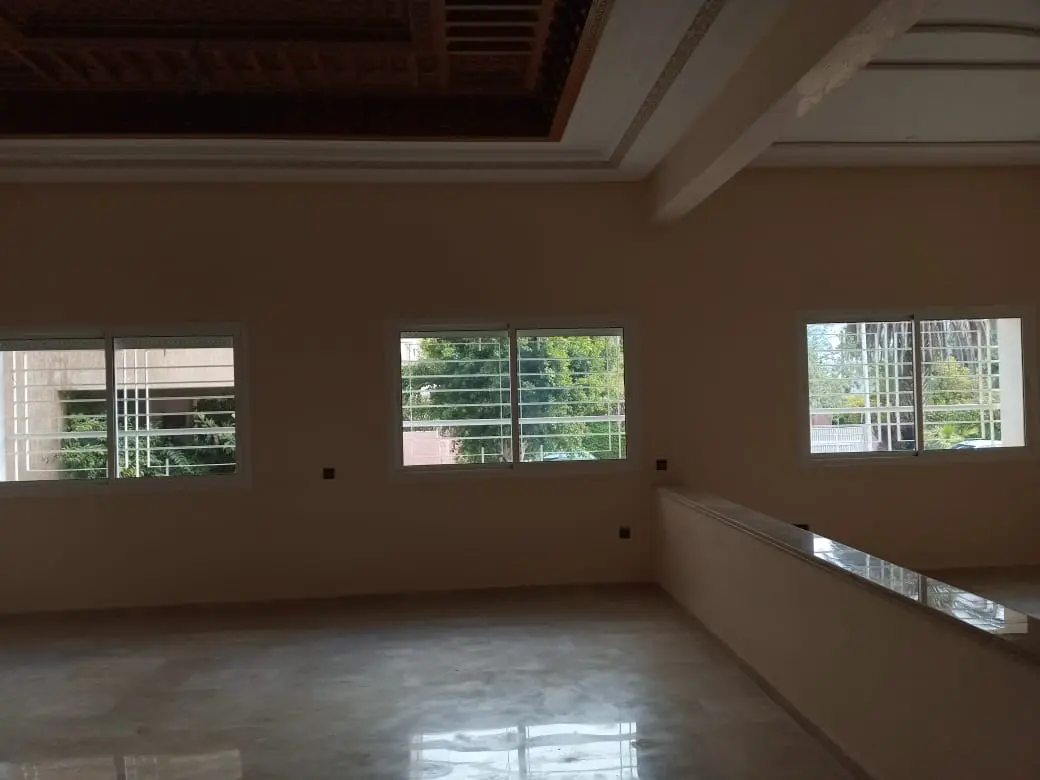 Appartement 3 chambres à vendre à Champs de Courses — 1 550 000 DH - Photo 1