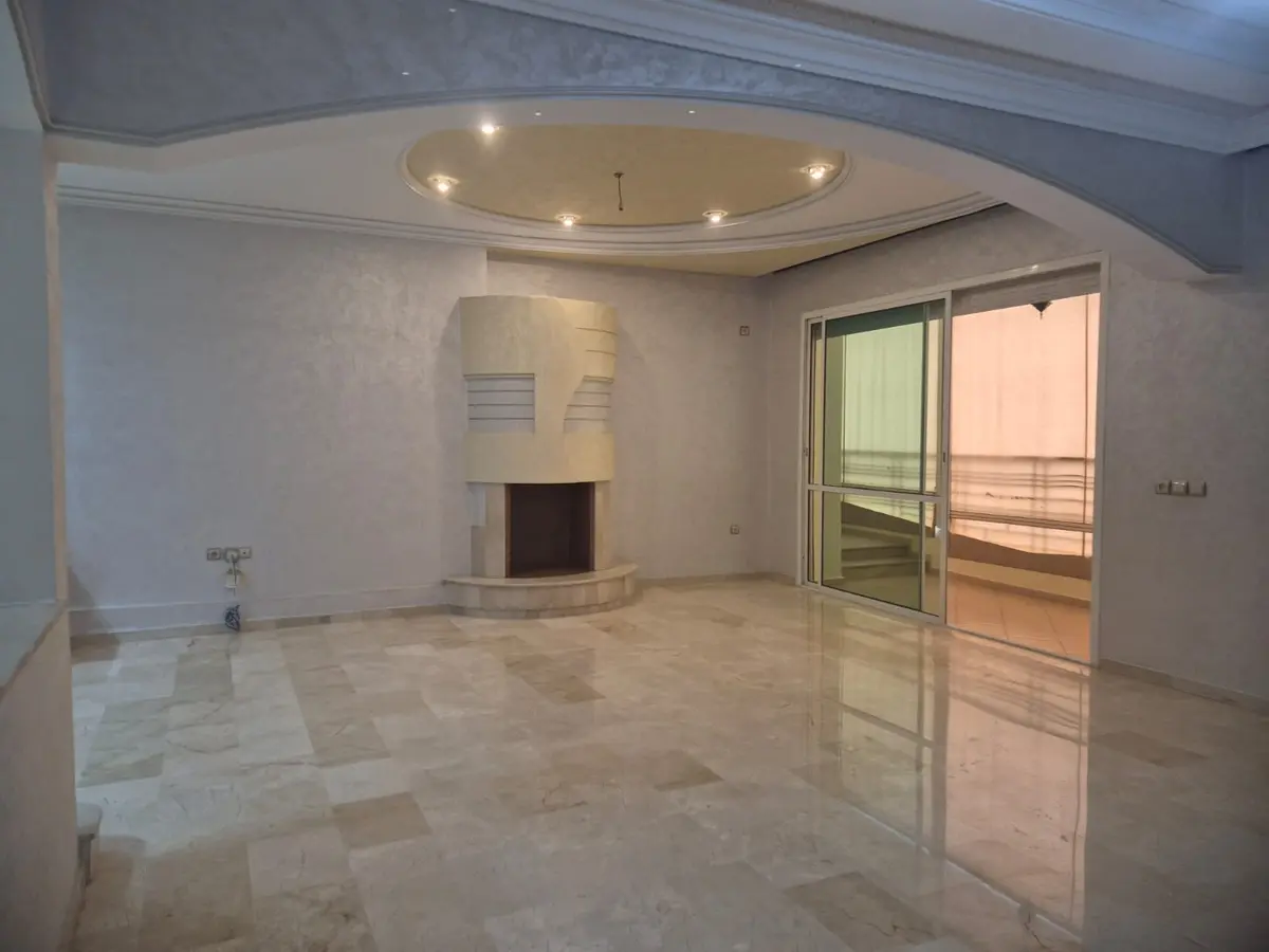 Appartement 3 chambres à louer à Champs de Courses — 6 000 DH/mois - Photo 1