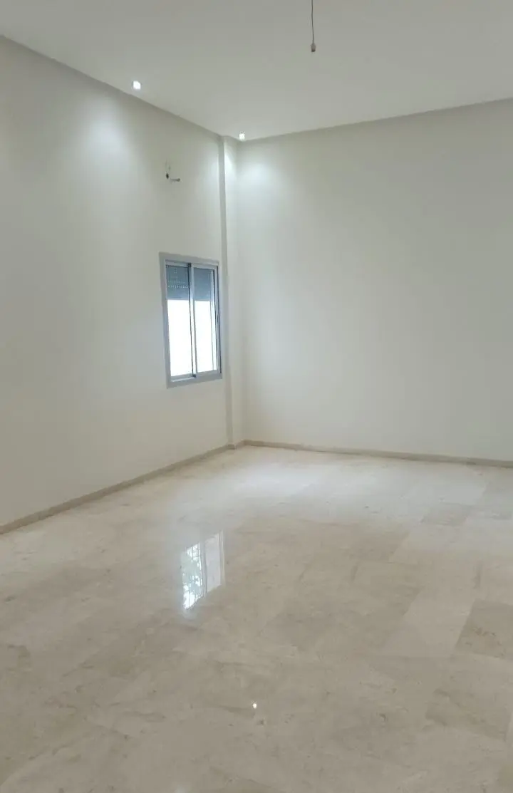 Appartement 3 chambres à vendre à Bourmana — 980 000 DH - صورة 2