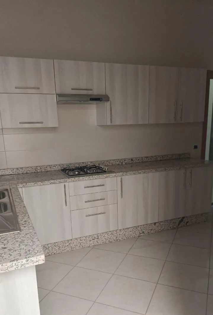 Appartement 3 chambres à vendre à Bourmana — 1 020 000 DH - صورة 2