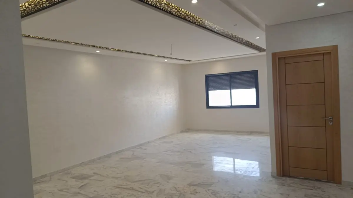 Appartement 3 chambres à vendre à Bourmana — 980 000 DH - Photo 2