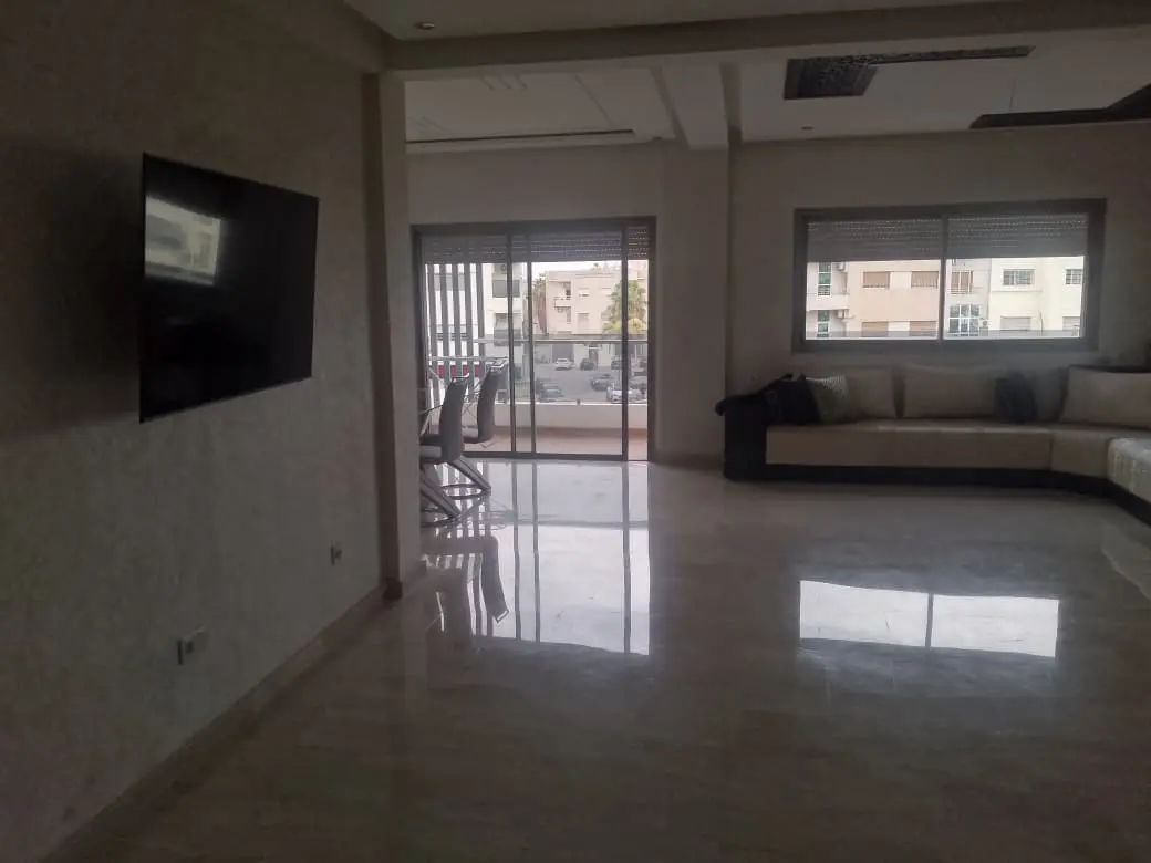 Appartement 3 chambres à louer à Fès — 1 300 000 DH/mois - Photo 1