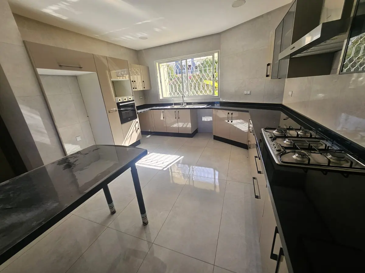 MAGNIFICENT EMPTY VILLA FOR RENT -CIL- - detail.photo 6