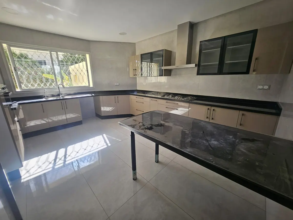 MAGNIFICENT EMPTY VILLA FOR RENT -CIL- - detail.photo 7
